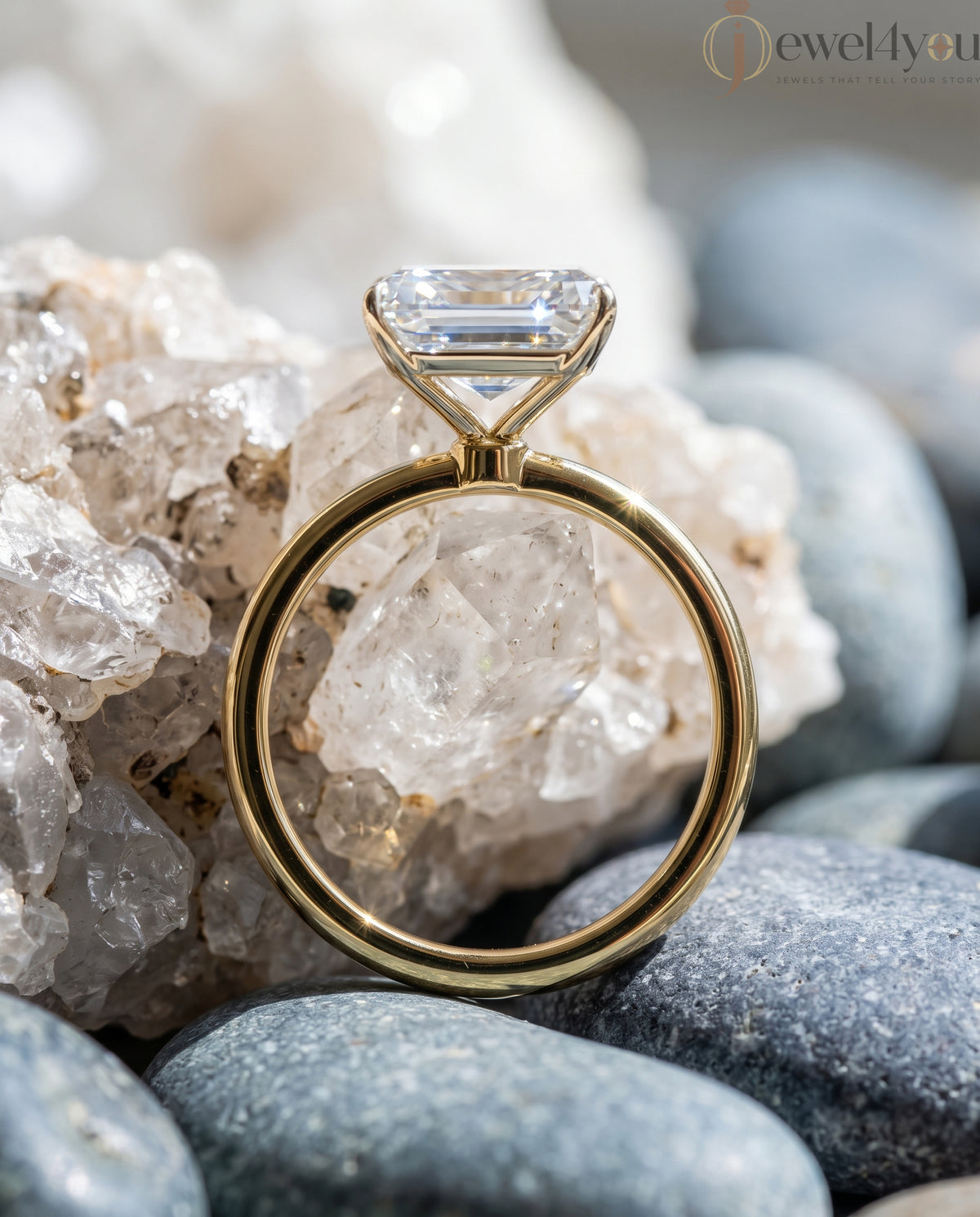 EMERALD-CUT LAB-GROWN DIAMOND SOLITAIRE RING IN YELLOW GOLD 