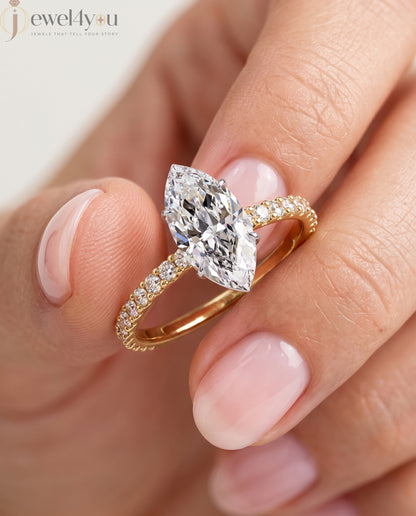 MARQUISE-CUT LAB-GROWN DIAMOND RING WITH ROUND-ACCENT BAND IN YELLOW GOLD 