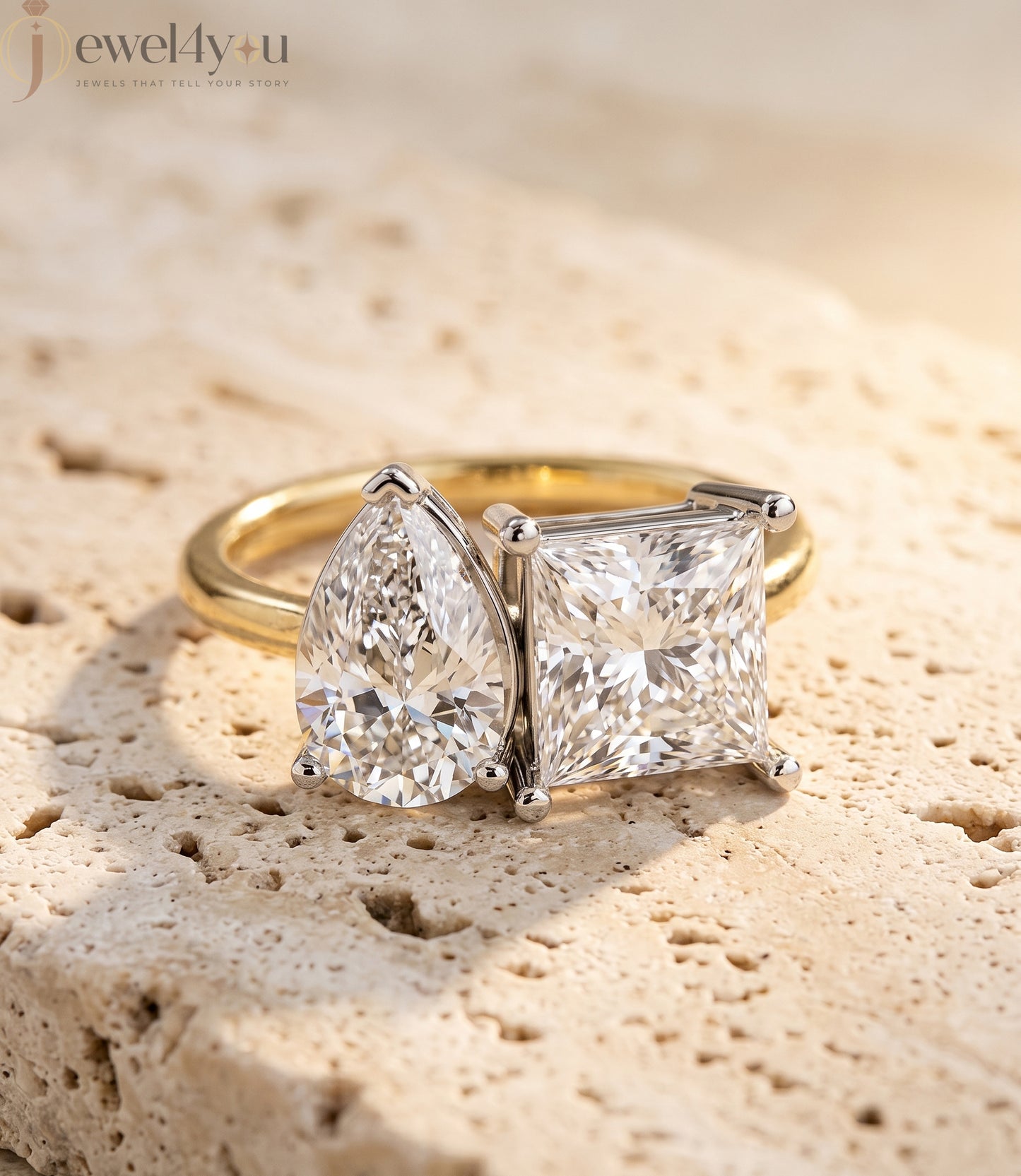 DUAL LAB-GROWN DIAMOND RING WITH PEAR-CUT AND PRINCESS-CUT IN YELLOW GOLD BAR SETTING ##YELLOW GOLD