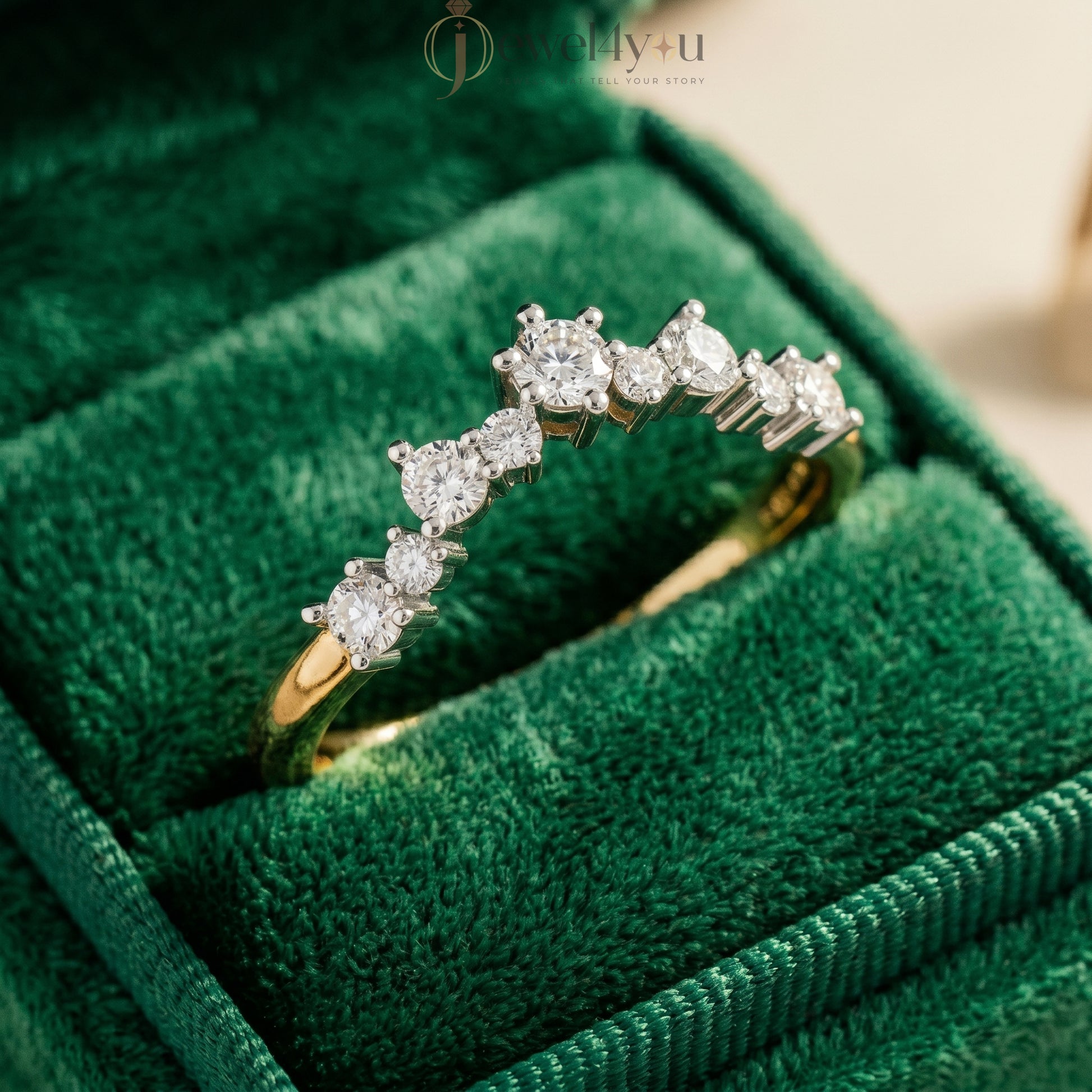 ROUND DIAMOND YELLOW GOLD RING 