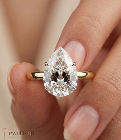 YELLOW GOLD PEAR-CUT LAB-GROWN DIAMOND ENGAGEMENT RING 