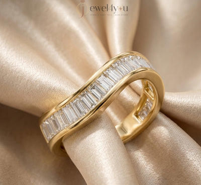 Yellow gold infinity wave lab-grown diamond band showcasing D–F VVS to VS+ baguette lab-grown diamonds in modern bypass design #YELLOW GOLD