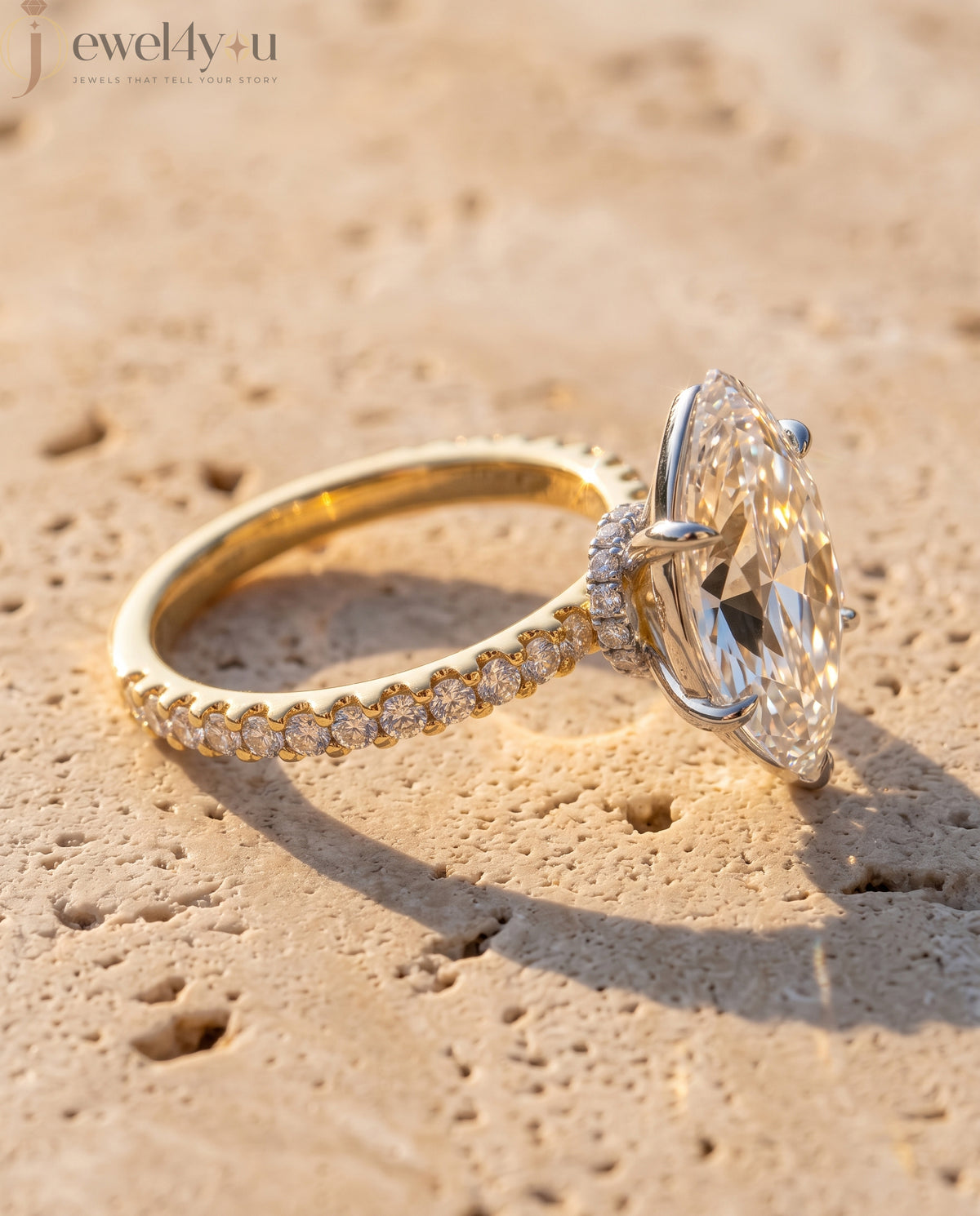 MARQUISE-CUT LAB-GROWN DIAMOND RING WITH ROUND-ACCENT BAND IN YELLOW GOLD ##YELLOW GOLD