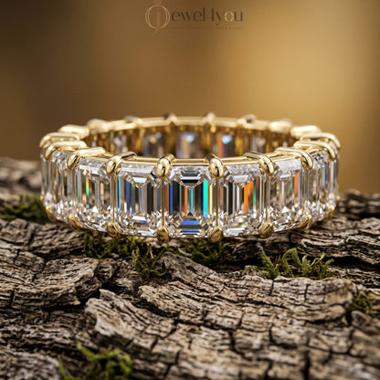 EMERALD DIAMOND YELLOW GOLD ETRNITY RING 