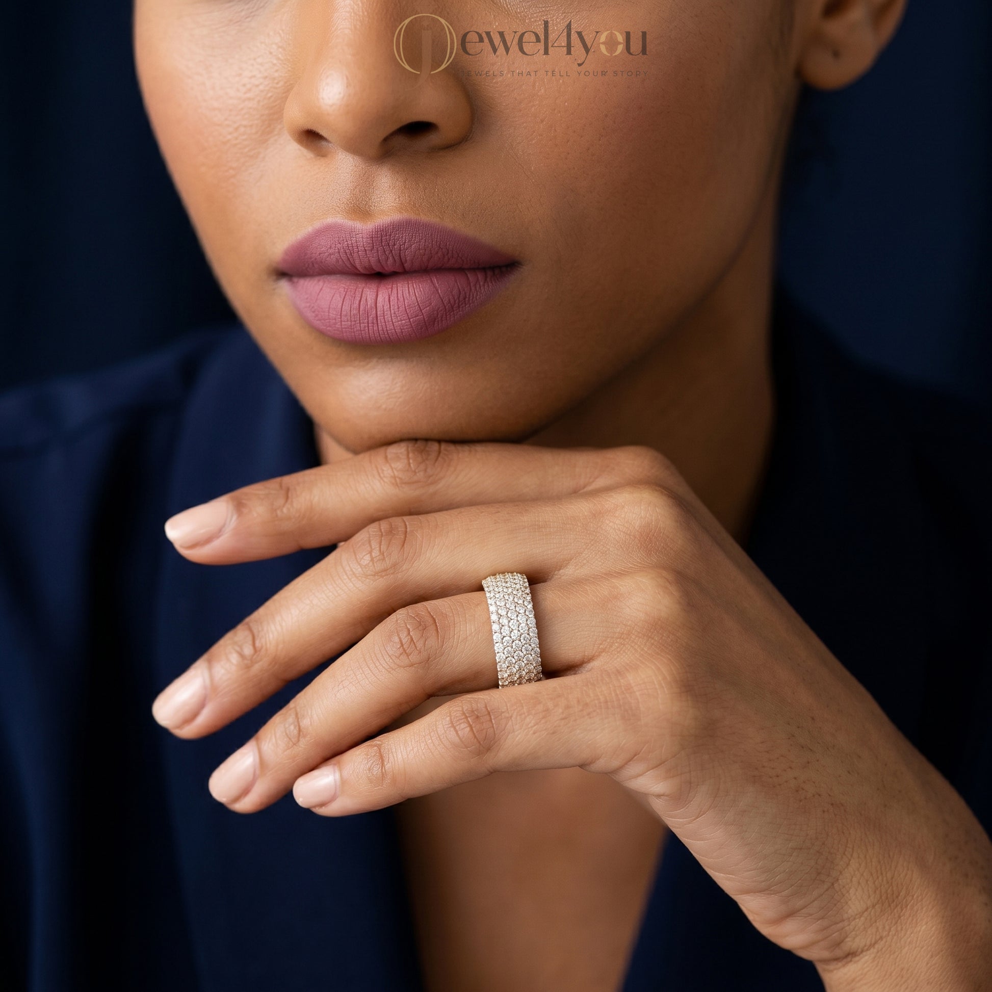 ROUND DIAMOND YELLOW GOLD ETRNITY BAND 