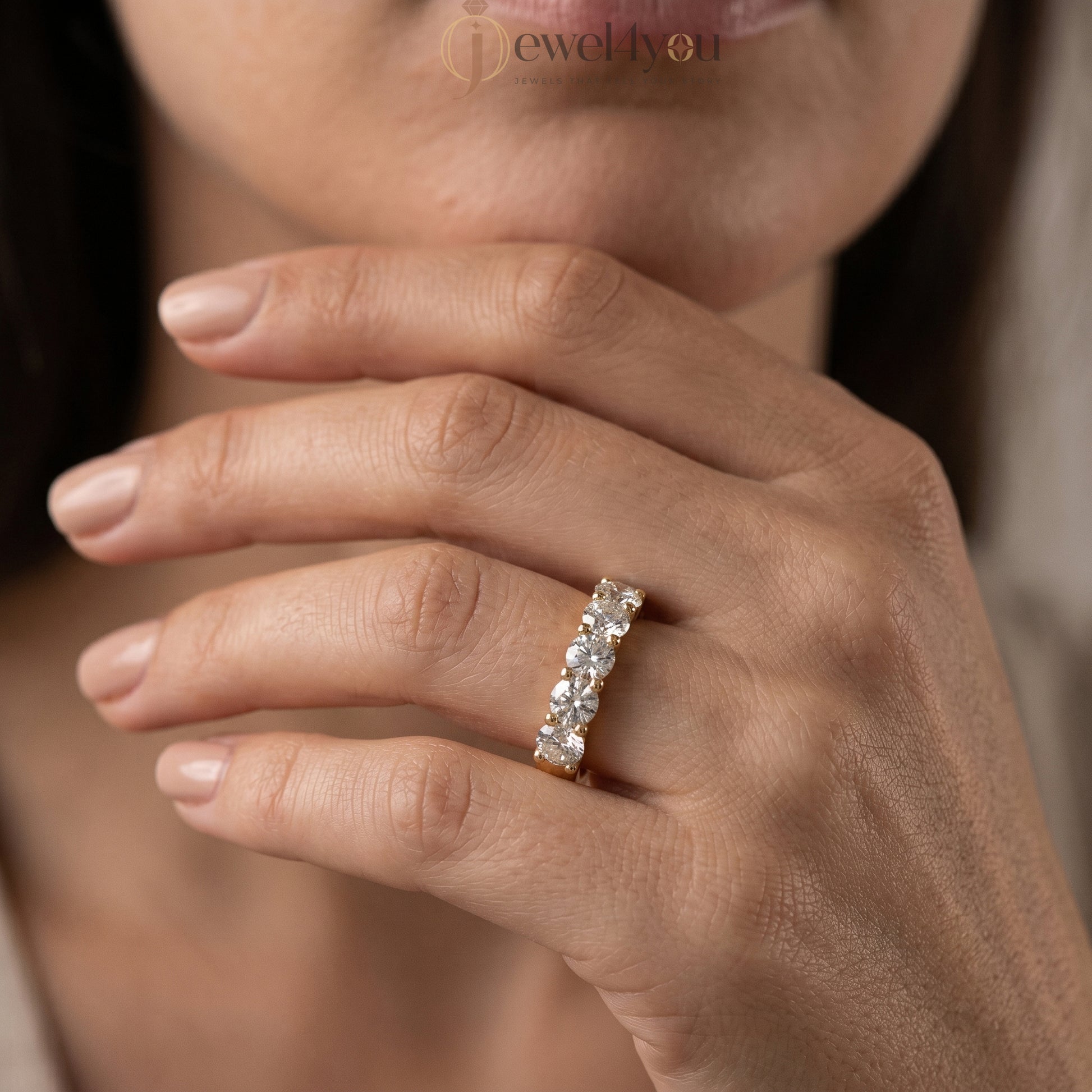 ROUND DIAMOND YELLOW GOLD ETRNITY BAND 