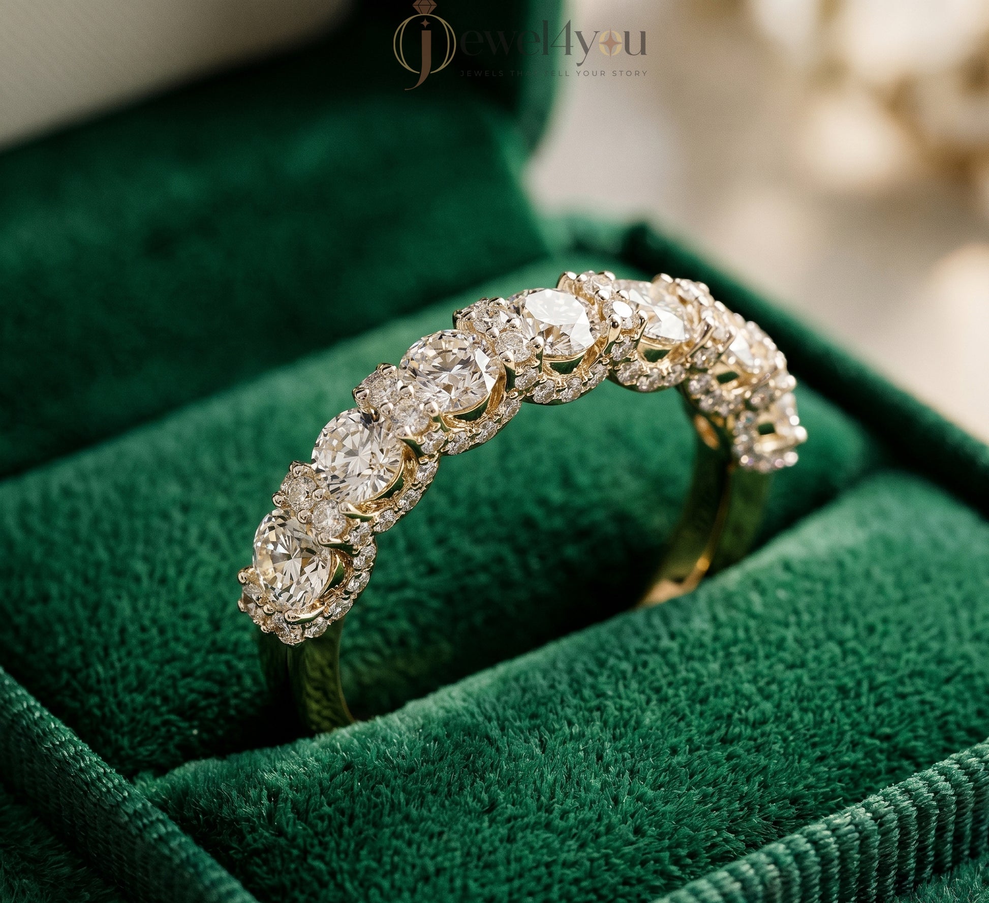 ROUND DIAMOND YELLOW GOLD BAND 