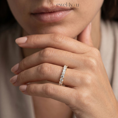 ROUND DIAMOND YELLOW GOLD ETRNITY BAND 