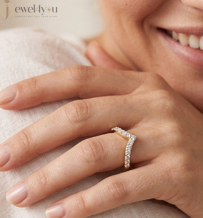 Lab-grown diamond ring with curved V band design, prong-set round diamonds, VVS to VS+ clarity, D–F color, Yellow Gold  finish #YELLOW GOLD