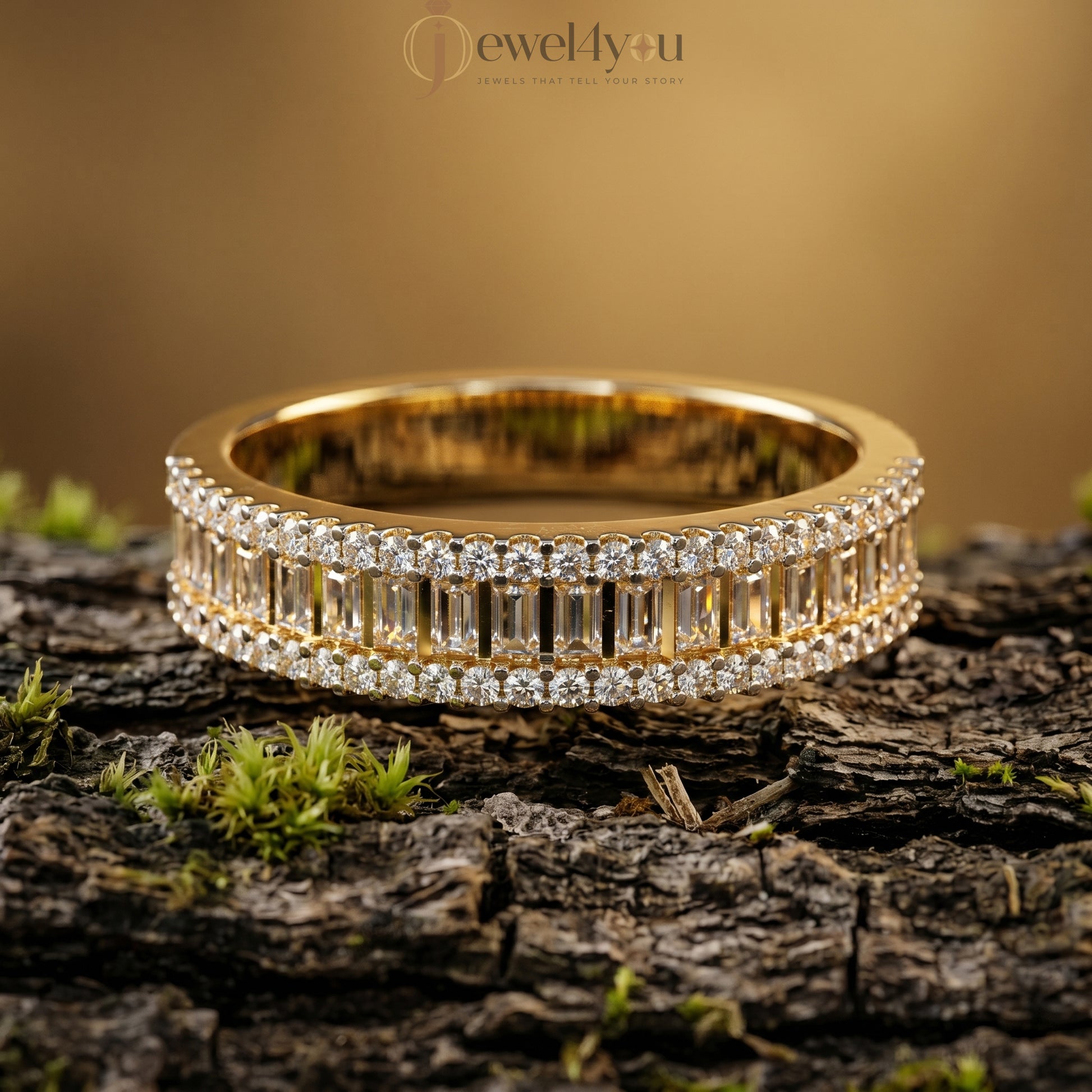 BAGUETTE AND ROUND DIAMOND YELLOW GOLD BAND 