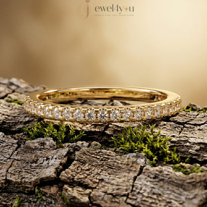 ROUND DIAMOND YELLOW GOLD BAND 