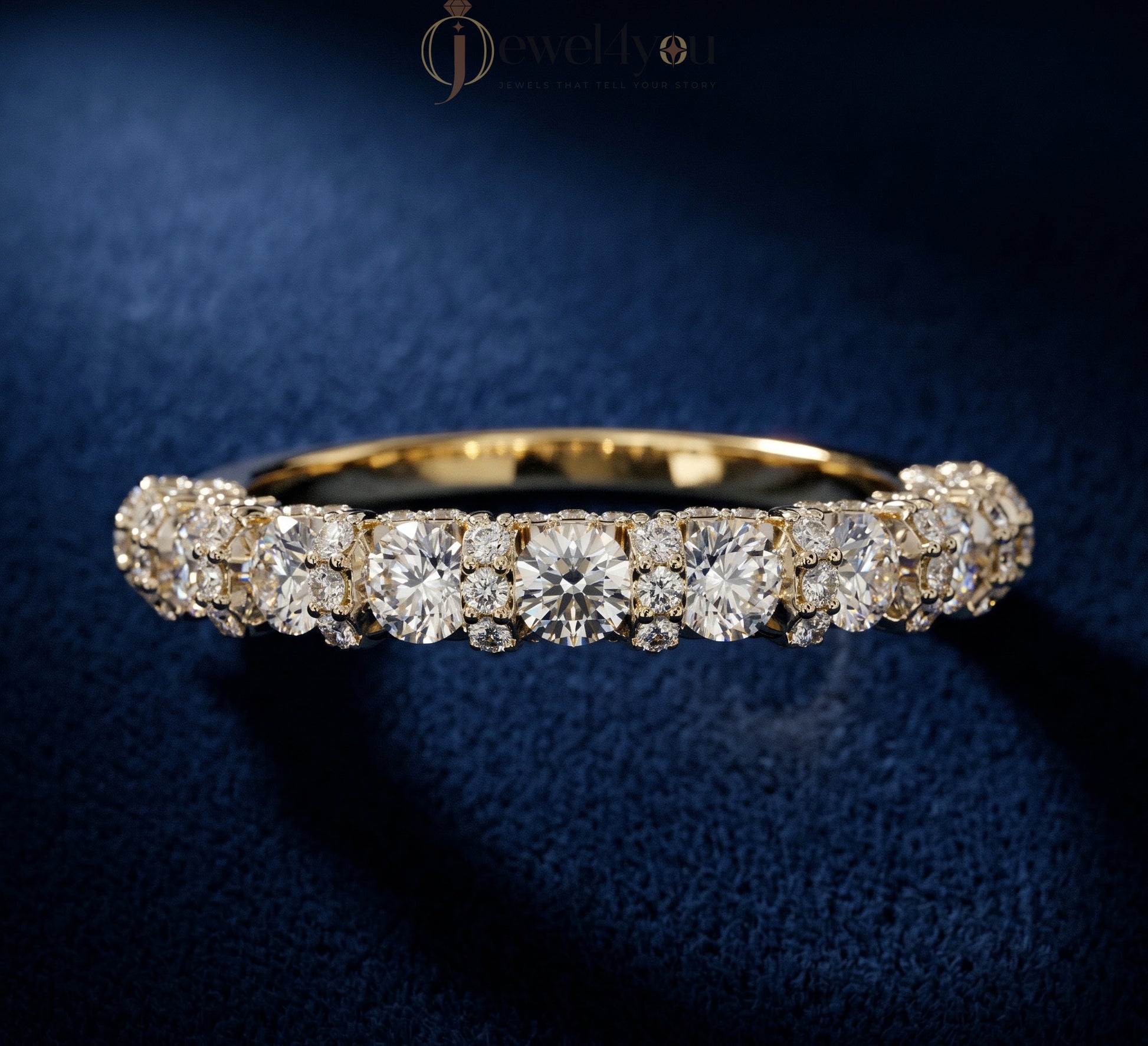 ROUND DIAMOND YELLOW GOLD BAND 