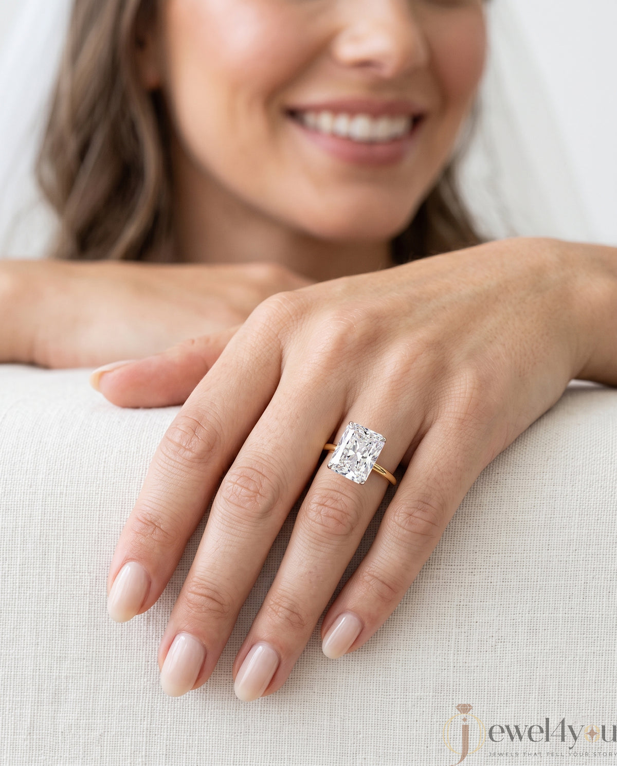 YELLOW GOLD RADIANT-CUT LAB DIAMOND ENGAGEMENT RING WITH ELEVATED FOUR-PRONG SETTING 