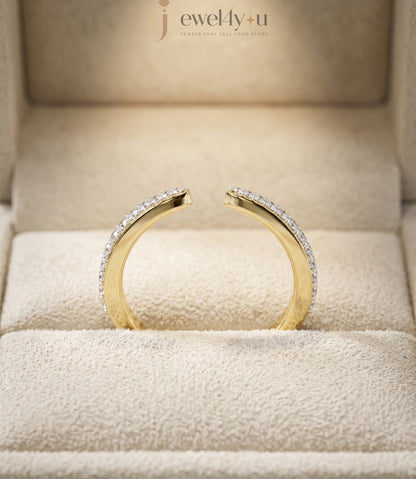 Lab-grown diamond ring in classic Yellow Gold with VVS to VS+ D–F diamonds, ideal for stacking with a diamond engagement ring. #YELLOW GOLD