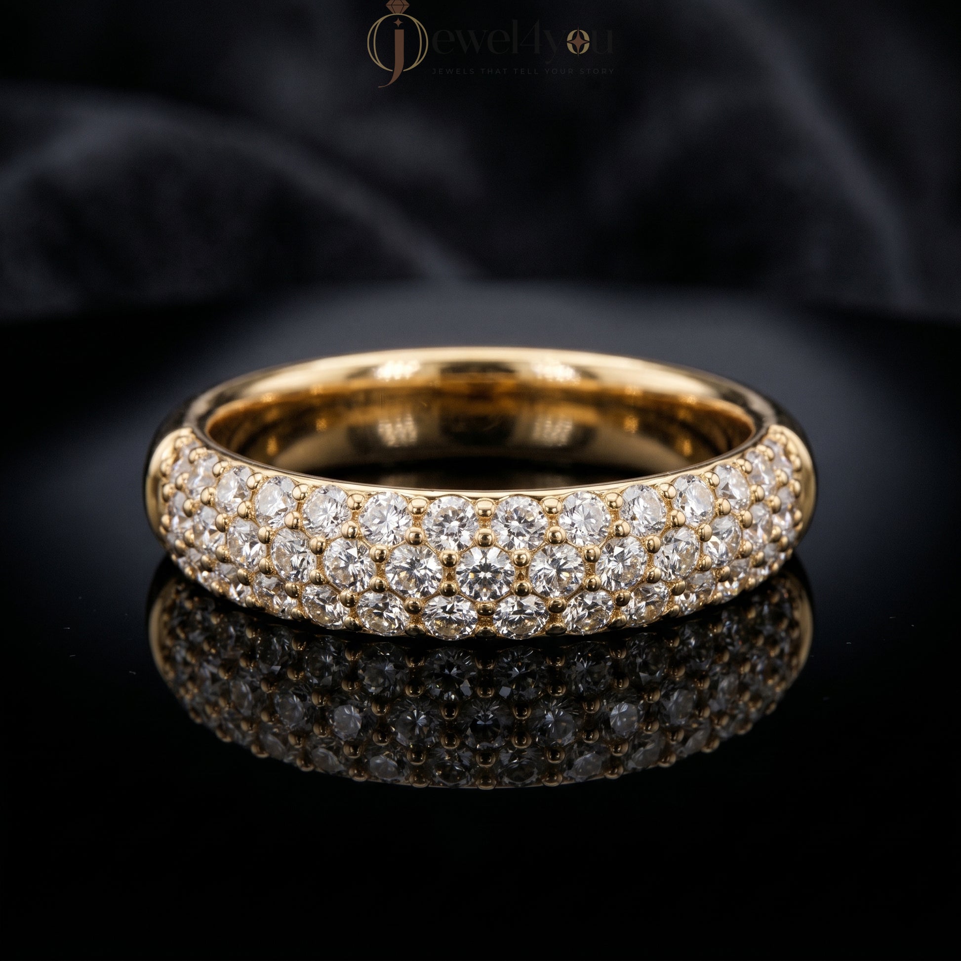 ROUND DIAMOND YELLOW GOLD BAND 