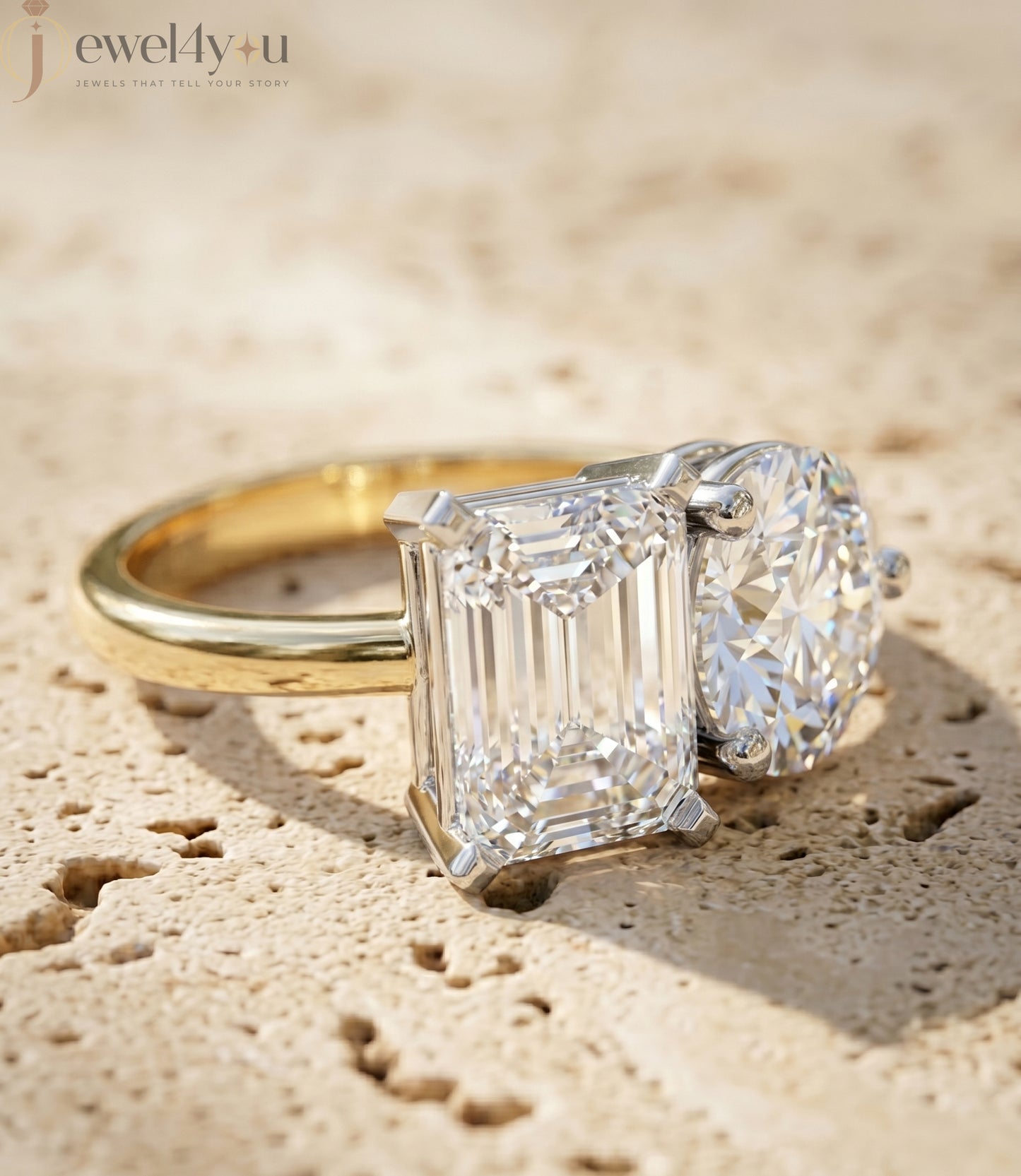 DUAL LAB-GROWN DIAMOND RING WITH RADIANT AND ROUND CUTS IN YELLOW GOLD BAR SETTING ##YELLOW GOLD