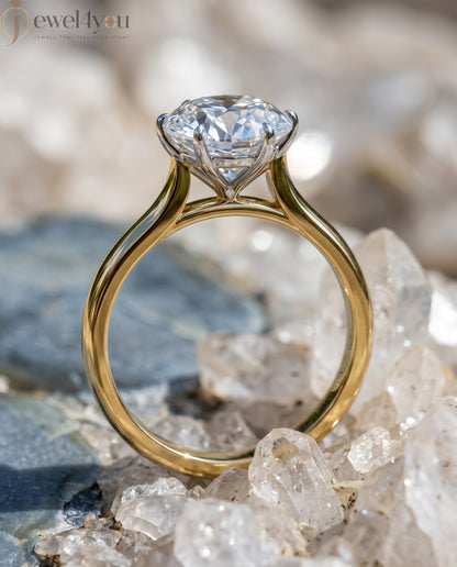 YELLOW GOLD SOLITAIRE ENGAGEMENT RING FEATURING A ROUND LAB DIAMOND 