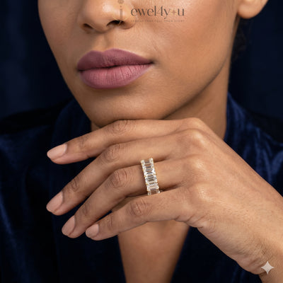 EMERALD DIAMOND YELLOW GOLD ETRNITY RING 