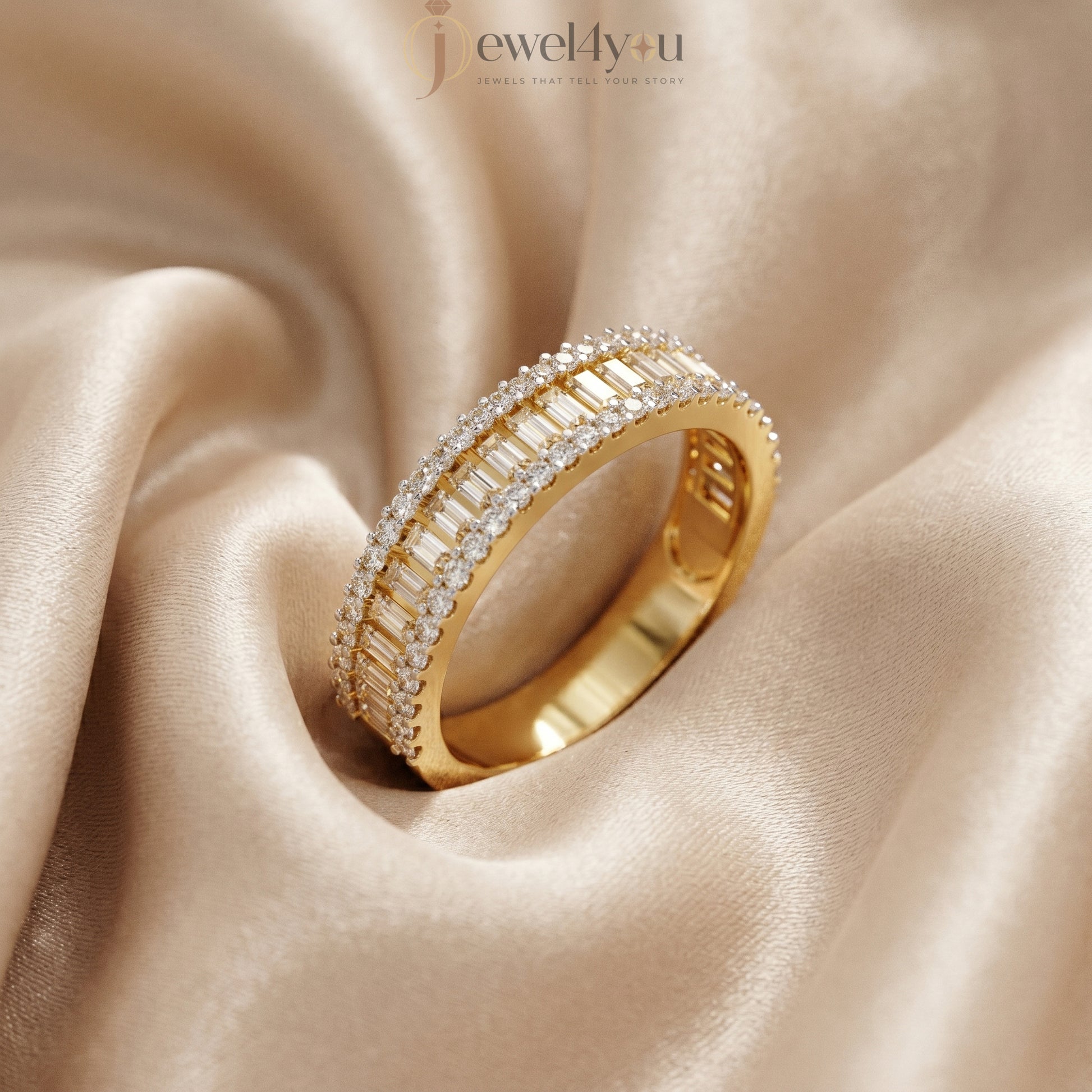 BAGUETTE AND ROUND DIAMOND YELLOW GOLD BAND 