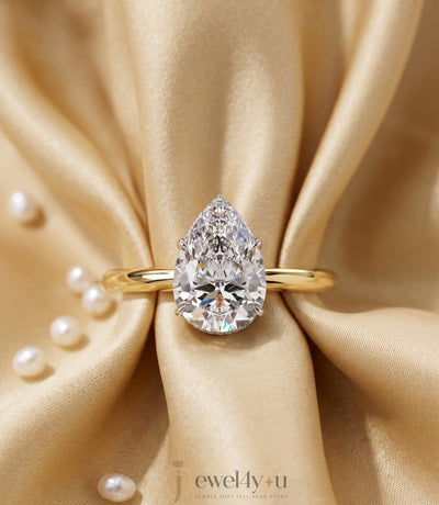 YELLOW GOLD PEAR-CUT LAB-GROWN DIAMOND ENGAGEMENT RING 