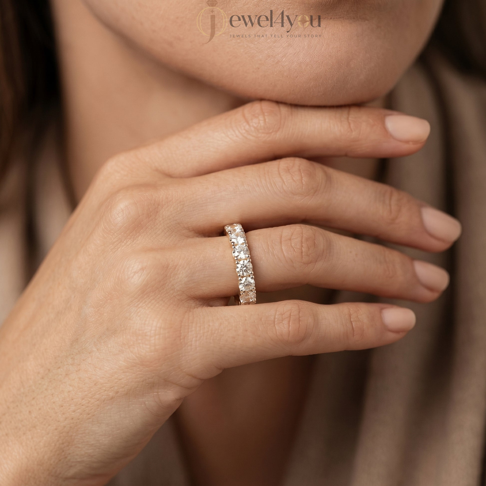 ROUND DIAMOND YELLOW GOLD RING 