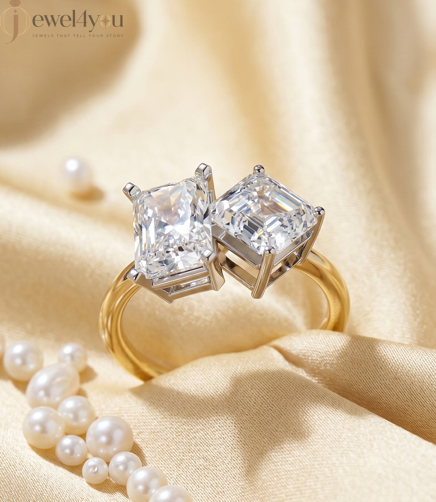 DUAL LAB-GROWN DIAMOND RING WITH RADIANT AND EMERALD CUTS IN YELLOW GOLD BAR SETTING ##YELLOW GOLD