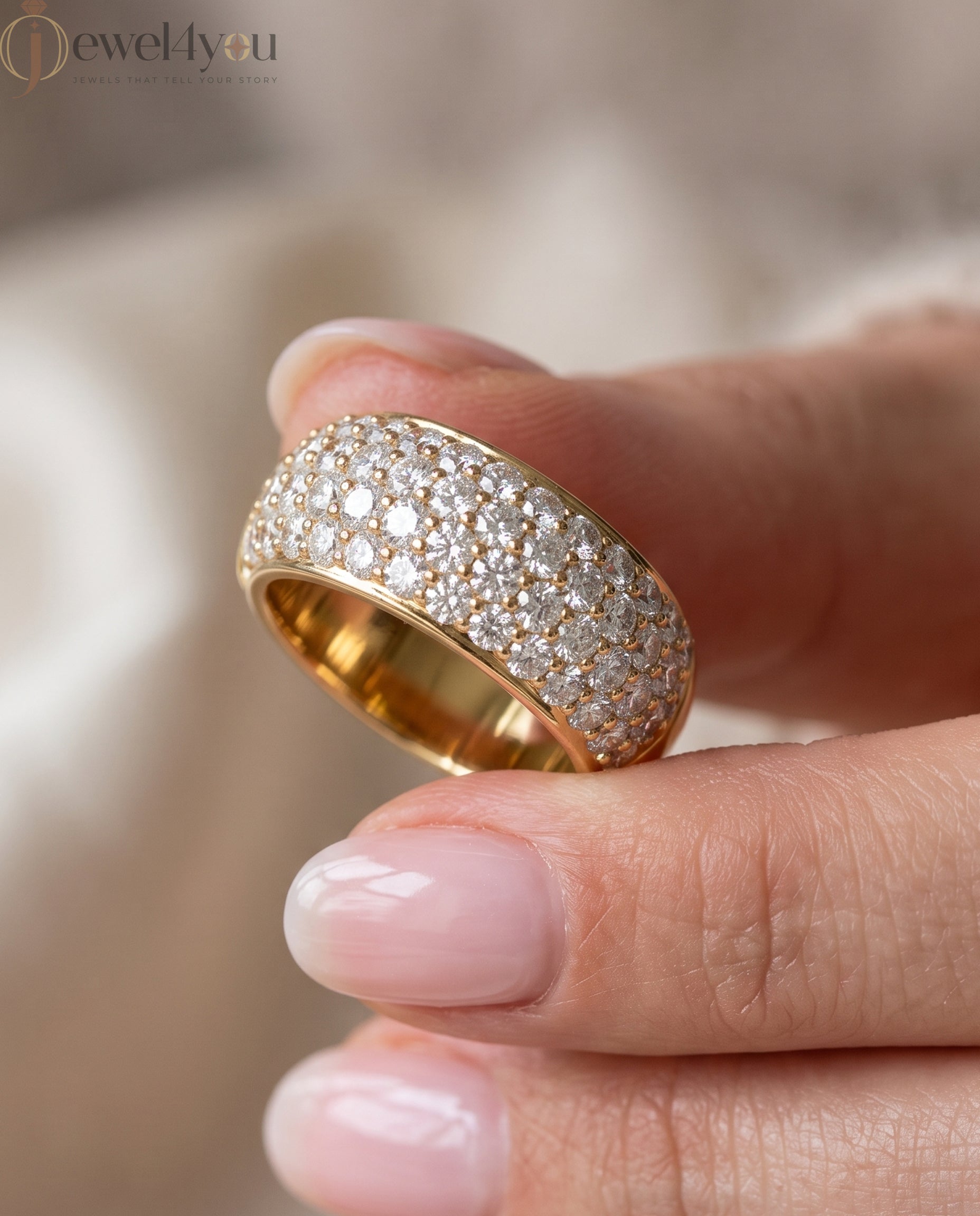 ROUND DIAMOND YELLOW GOLD ETRNITY BAND 