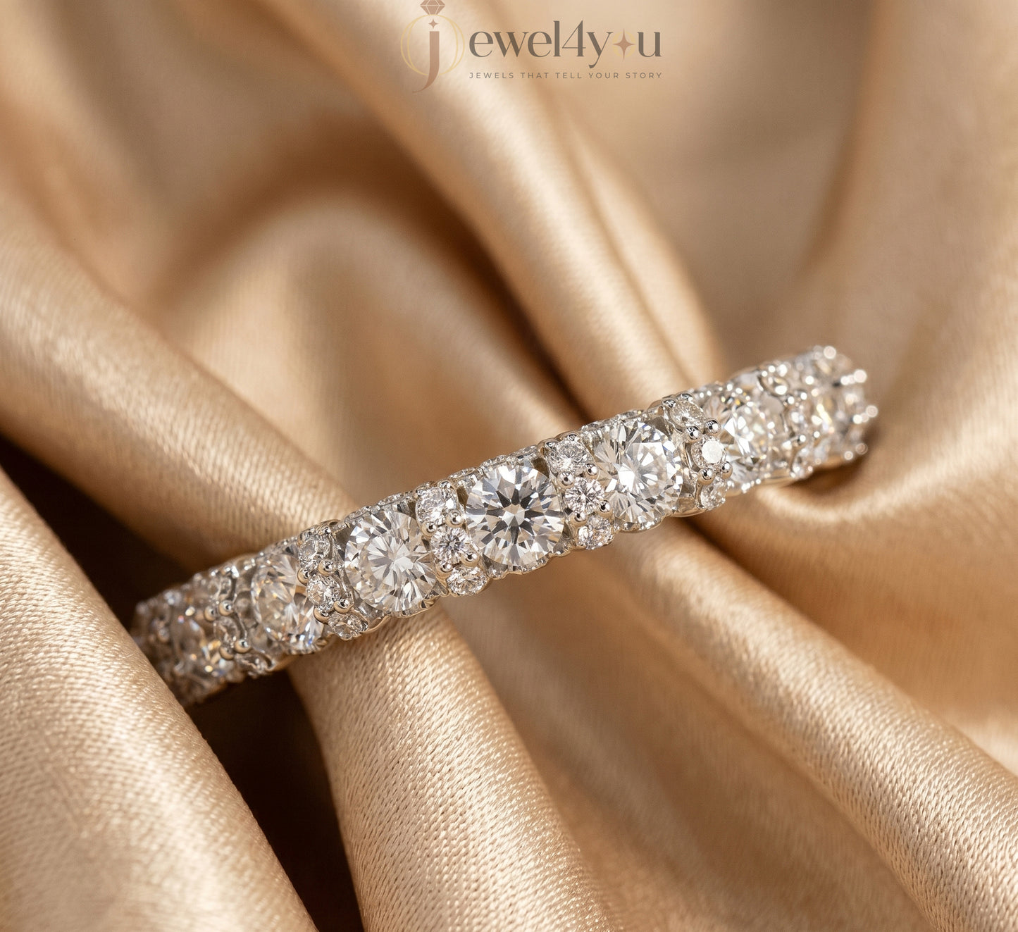 ROUND DIAMOND YELLOW GOLD BAND ##YELLOW GOLD