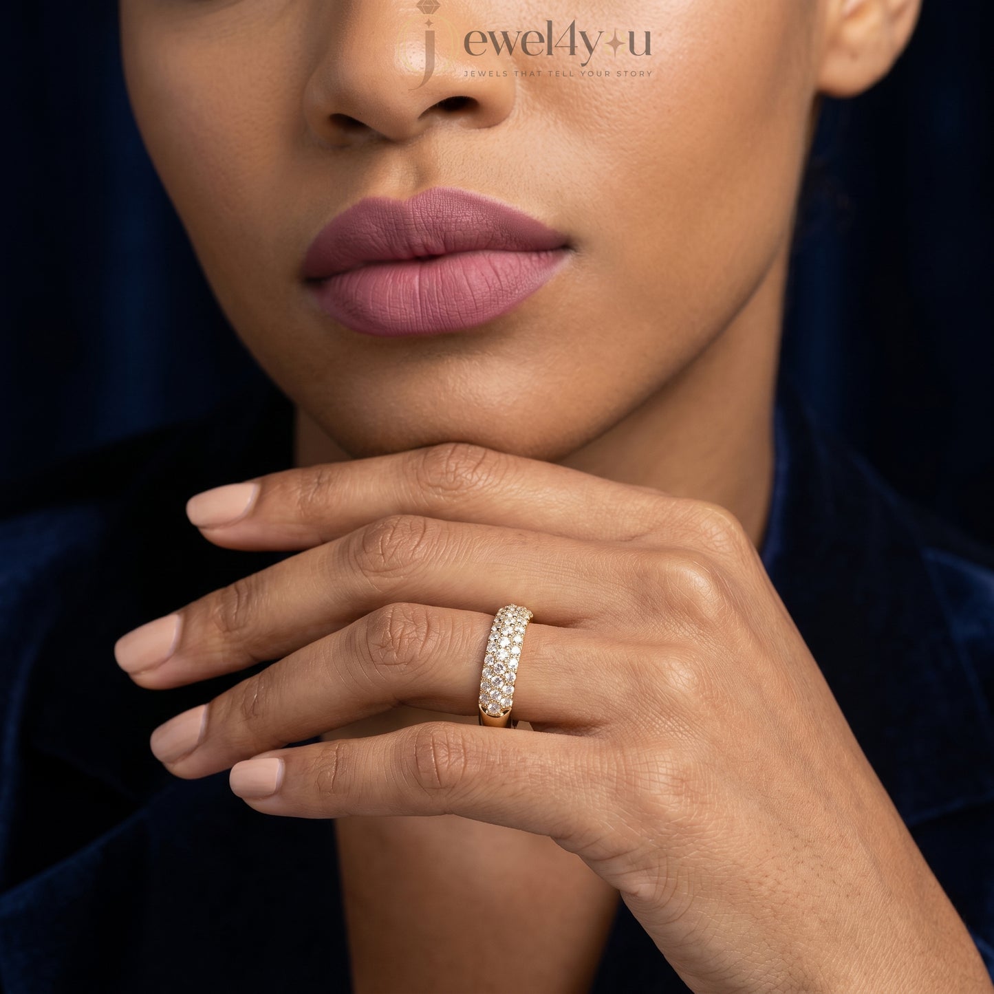 ROUND DIAMOND YELLOW GOLD BAND ##YELLOW GOLD
