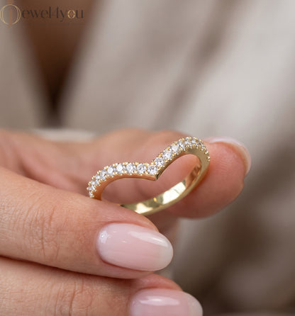 Eternal Chevron chevron V-shaped lab-grown diamond ring with pavé round diamonds in Yellow Gold featuring D–F color and VVS to VS+ clarity #YELLOW GOLD