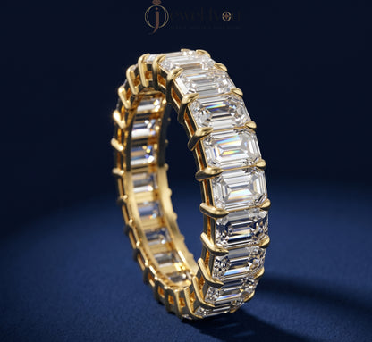 EMERALD DIAMOND YELLOW GOLD ETRNITY RING 