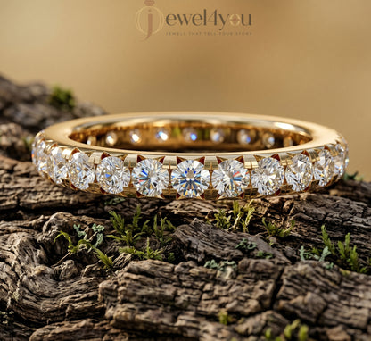 ROUND DIAMOND YELLOW GOLD ETRNITY BAND 