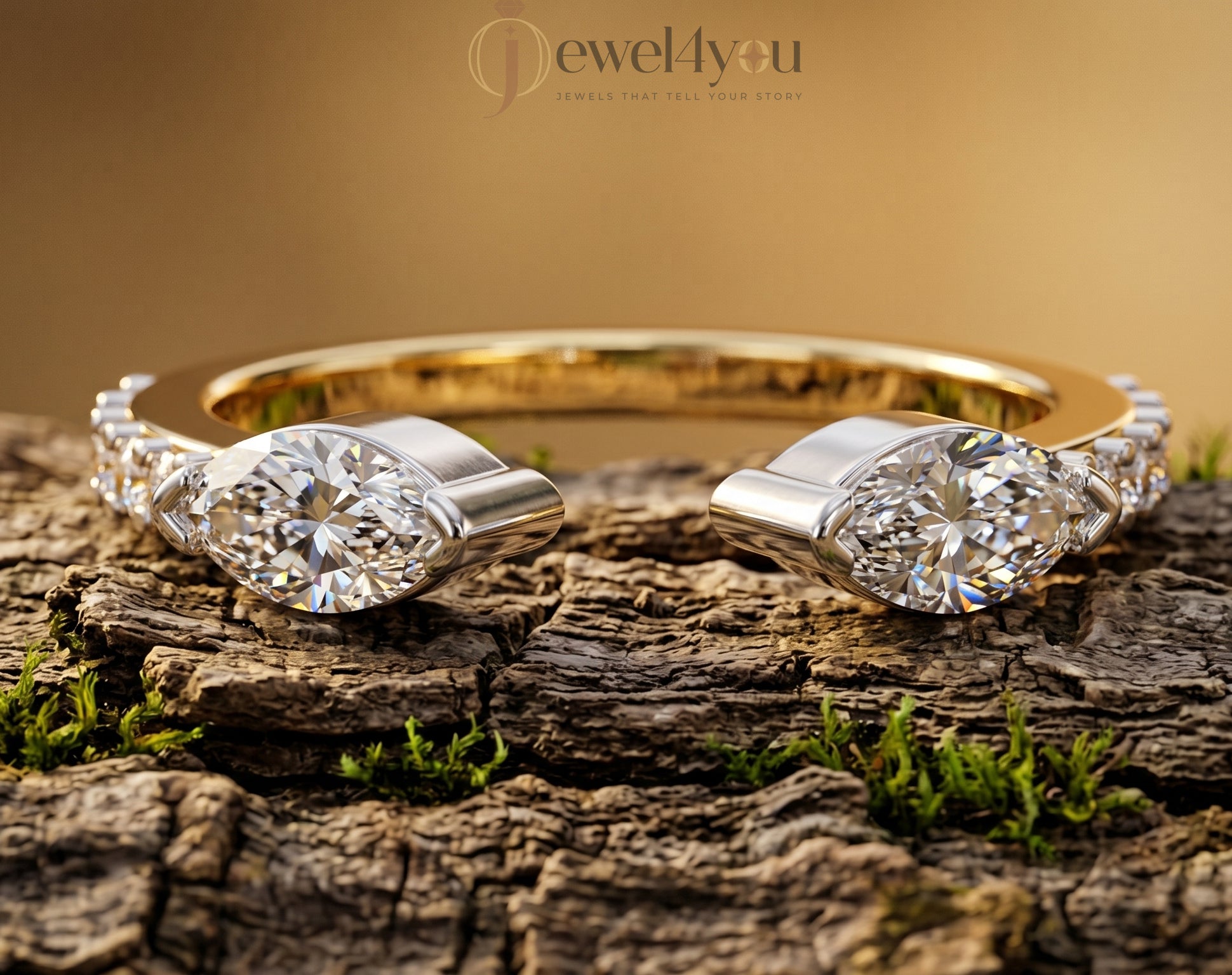 MARQUISE AND ROUND DIAMOND YELLOW GOLD RING 