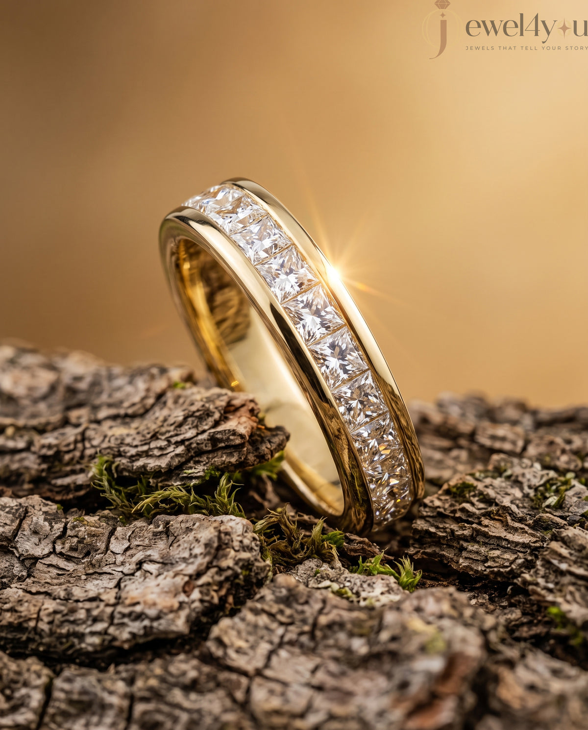 ROUND DIAMOND YELLOW GOLD BAND 