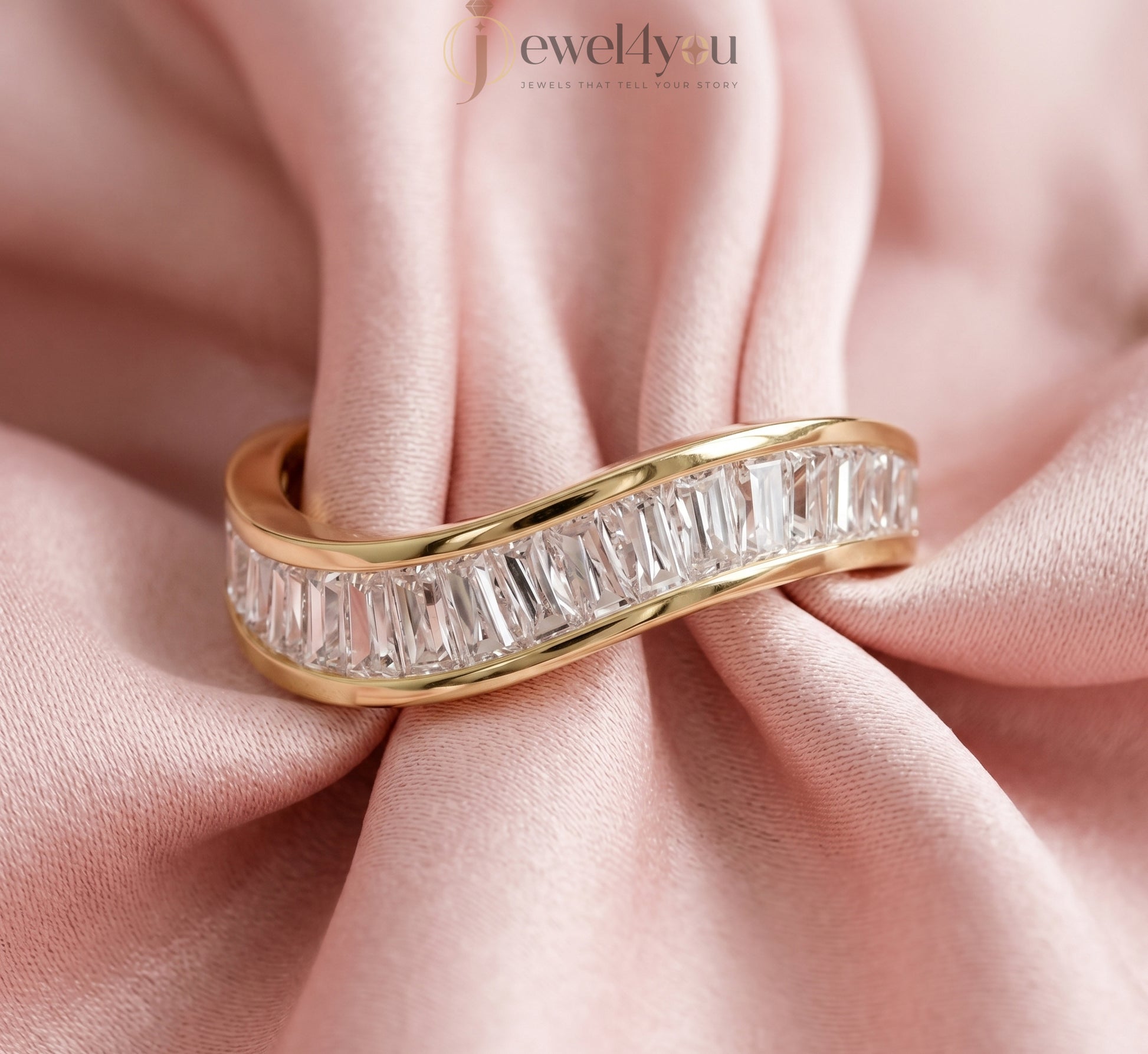 Yellow gold infinity wave lab-grown diamond band showcasing D–F VVS to VS+ baguette lab-grown diamonds in modern bypass design #YELLOW GOLD