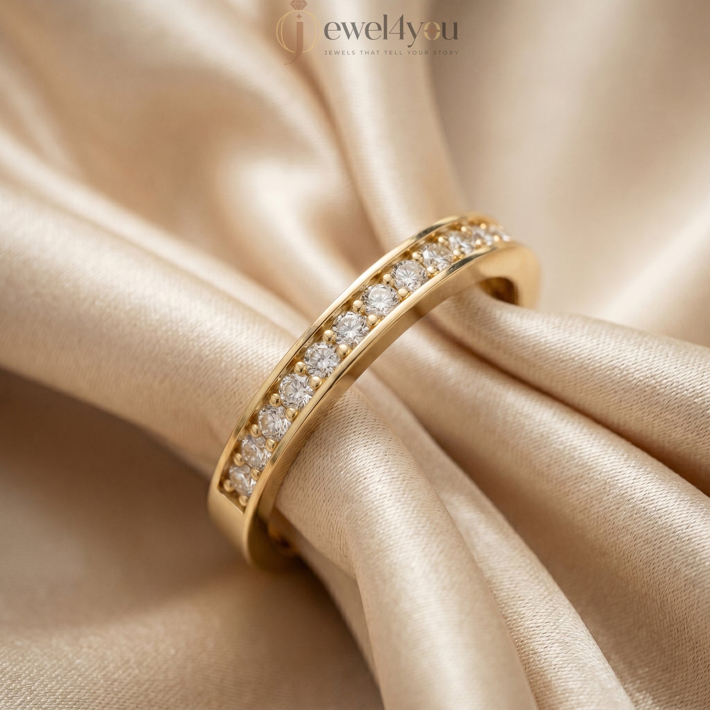 ROUND DIAMOND YELLOW GOLD BAND ##YELLOW GOLD