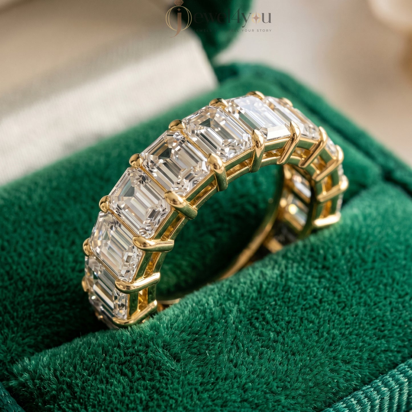 EMERALD DIAMOND YELLOW GOLD ETRNITY RING ##YELLOW GOLD