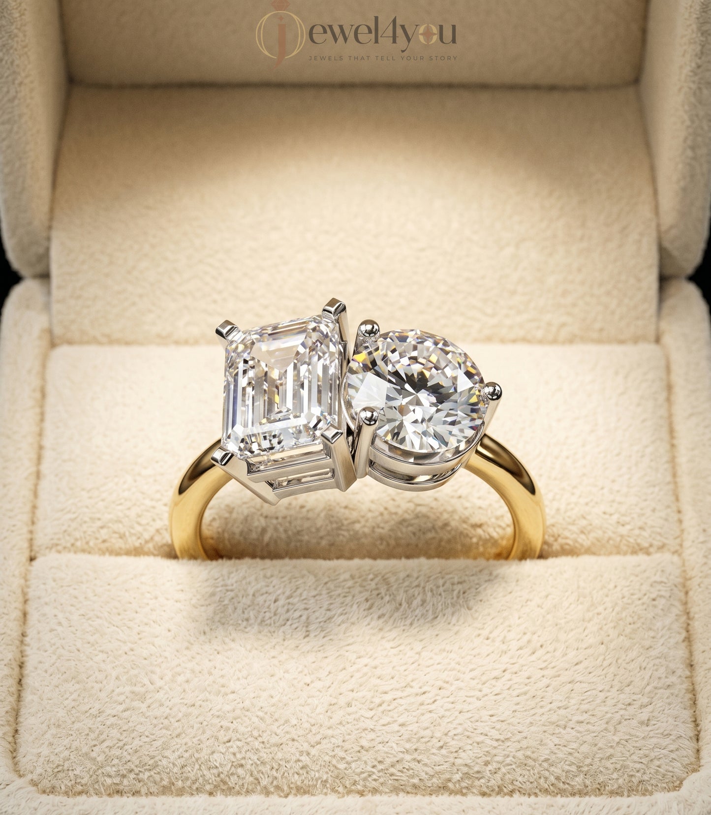 DUAL LAB-GROWN DIAMOND RING WITH RADIANT AND ROUND CUTS IN YELLOW GOLD BAR SETTING ##YELLOW GOLD