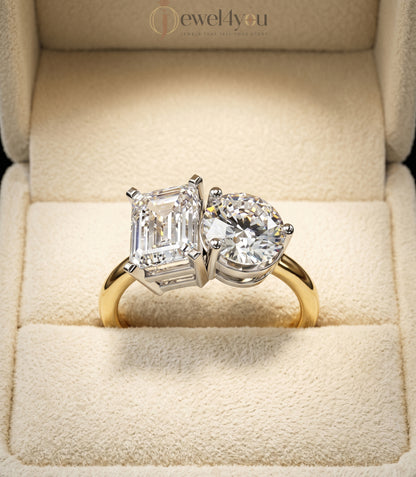 DUAL LAB-GROWN DIAMOND RING WITH RADIANT AND ROUND CUTS IN YELLOW GOLD BAR SETTING 