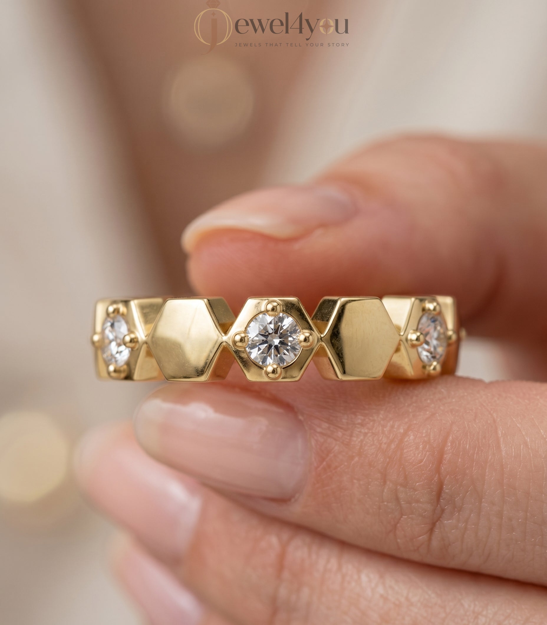Yellow gold honeycomb lab-grown diamond ring with round prong-set D–F color VVS to VS+ clarity diamonds arranged in eternity design #YELLOW GOLD
