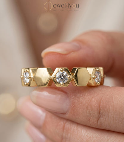 Yellow gold honeycomb lab-grown diamond ring with round prong-set D–F color VVS to VS+ clarity diamonds arranged in eternity design #YELLOW GOLD