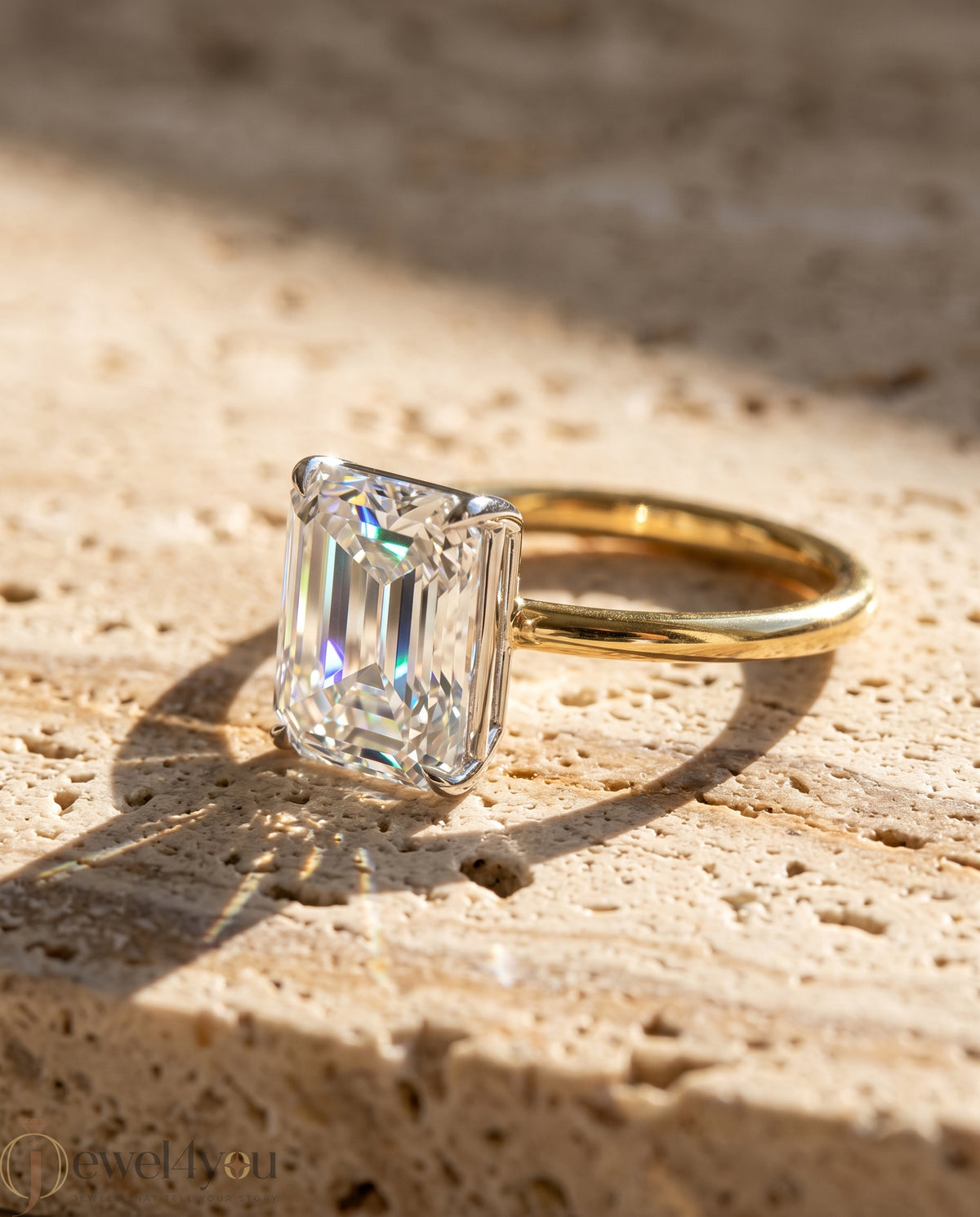 YELLOW GOLD RADIANT-CUT LAB DIAMOND ENGAGEMENT RING WITH ELEVATED FOUR-PRONG SETTING ##YELLOW GOLD