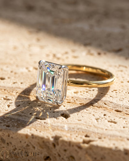 YELLOW GOLD RADIANT-CUT LAB DIAMOND ENGAGEMENT RING WITH ELEVATED FOUR-PRONG SETTING 