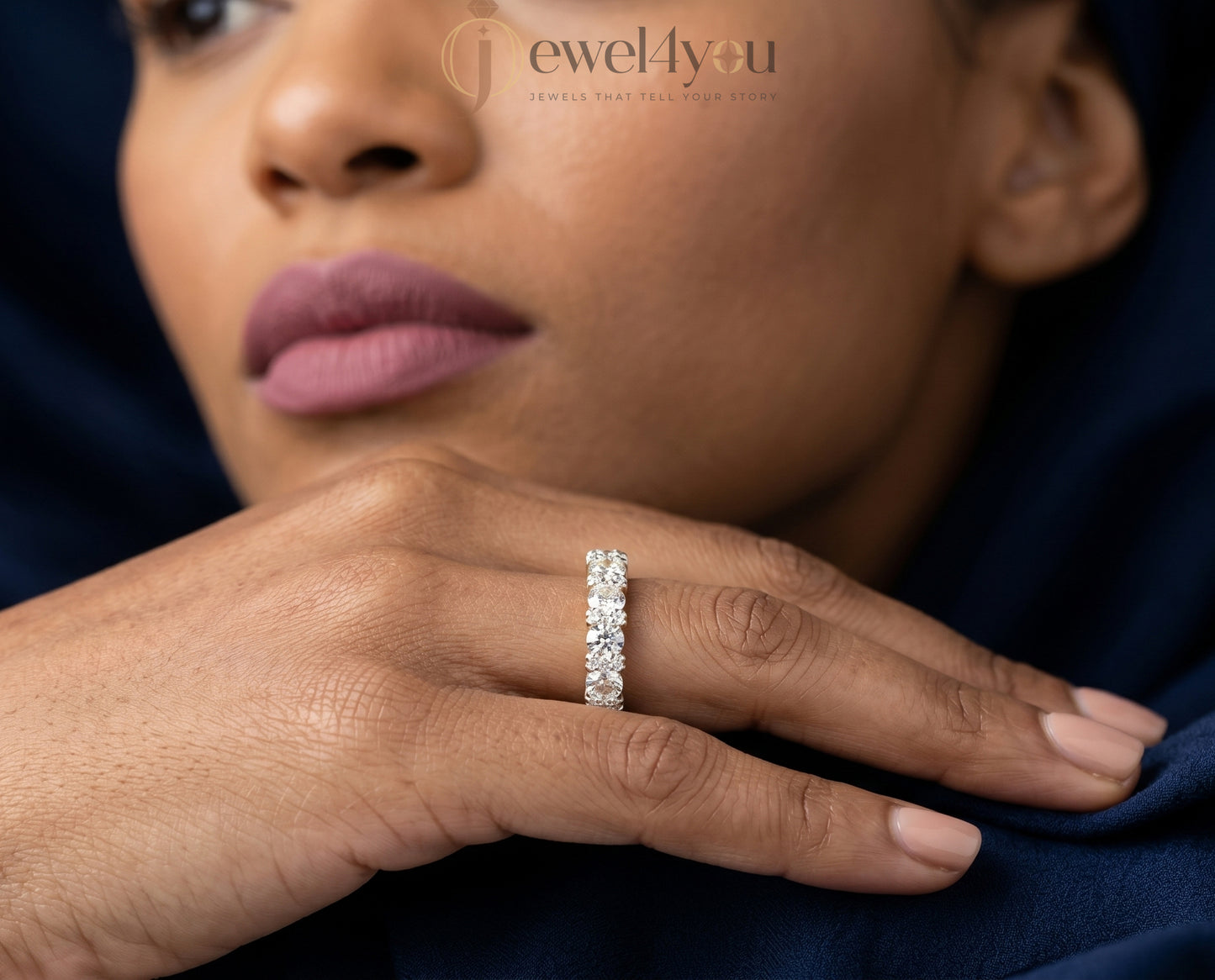 ROUND DIAMOND YELLOW GOLD BAND ##YELLOW GOLD