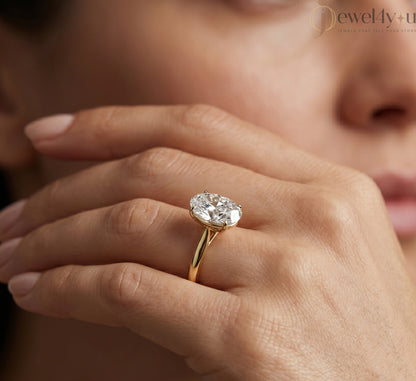 YELLOW GOLD OVAL-CUT LAB-GROWN DIAMOND RING 