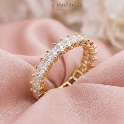 PRINCESS DIAMOND YELLOW GOLD ETRNITY BAND 