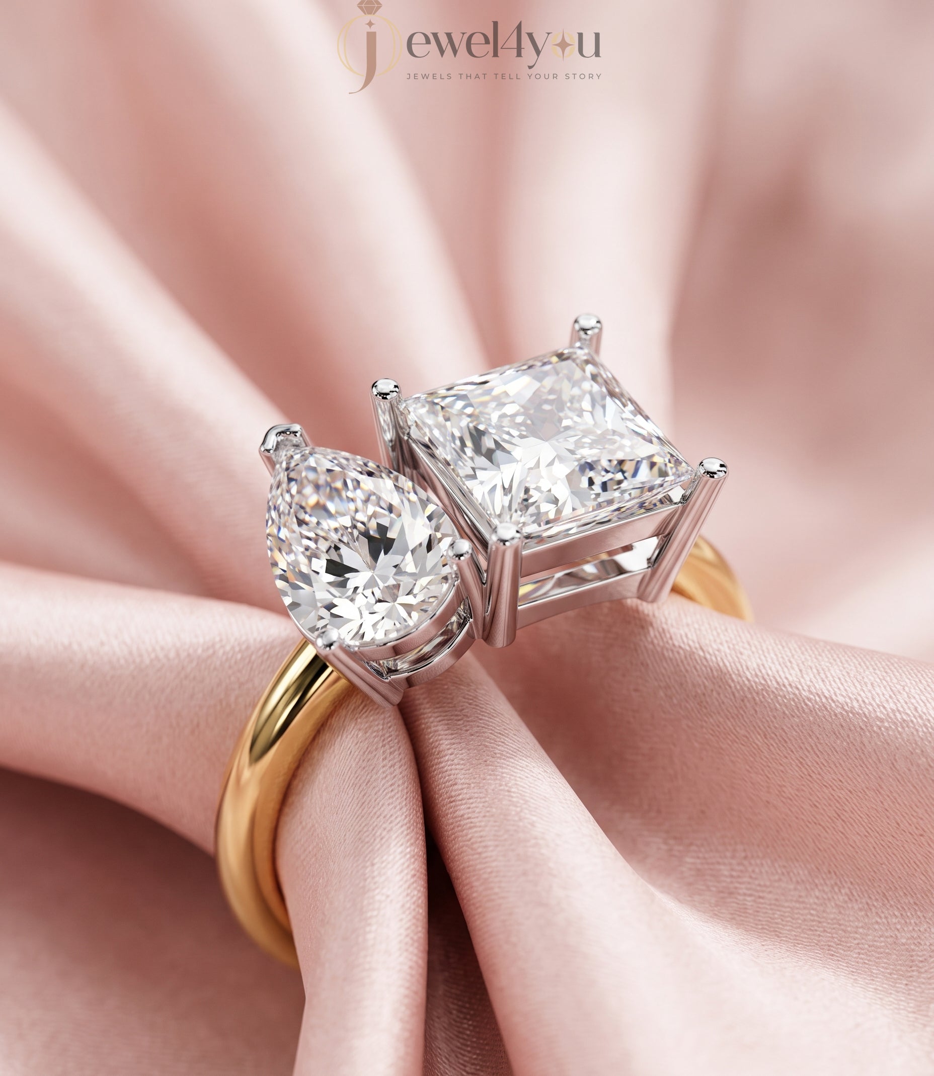 DUAL LAB-GROWN DIAMOND RING WITH PEAR-CUT AND PRINCESS-CUT IN YELLOW GOLD BAR SETTING 