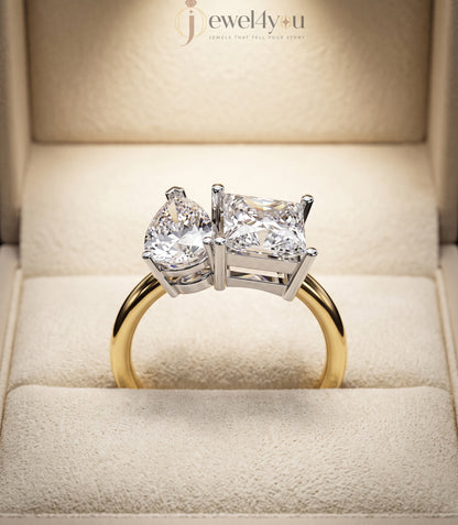 DUAL LAB-GROWN DIAMOND RING WITH PEAR-CUT AND PRINCESS-CUT IN YELLOW GOLD BAR SETTING 