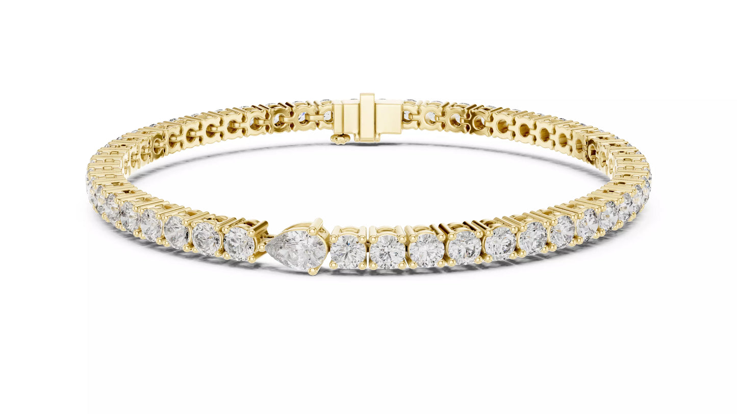 YELLOW GOLD LAB-GROWN DIAMOND BRACELET WITH BOX CLASP AND SAFETY FEATURE, PRONG-SET PEAR CENTER AND ROUND DIAMONDS, VVS TO VS+ CLARITY, D–F COLOR #YELLOW GOLD
