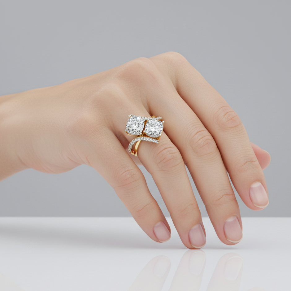 CUSHION SQUARE CUT DIAMOND YELLOW GOLD RING 